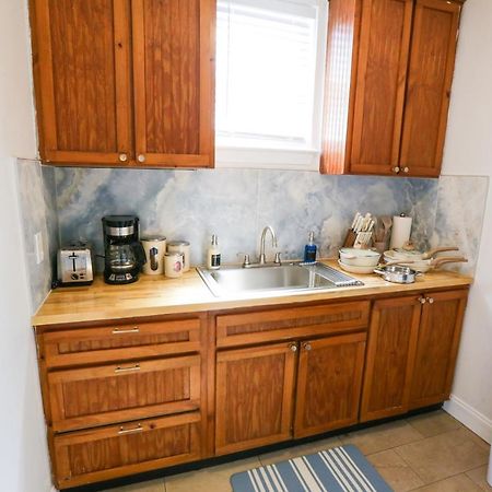 New Listing! Centrally Located Efficiency One Mile To The Beach! Jacksonville Beach Buitenkant foto