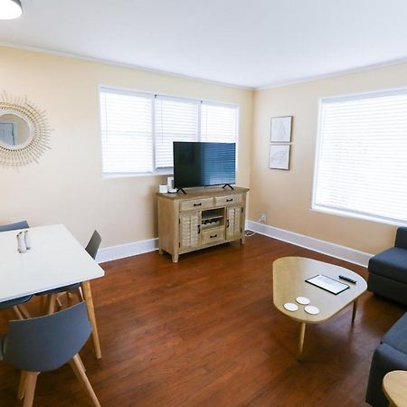 New Listing! Centrally Located Efficiency One Mile To The Beach! Jacksonville Beach Buitenkant foto