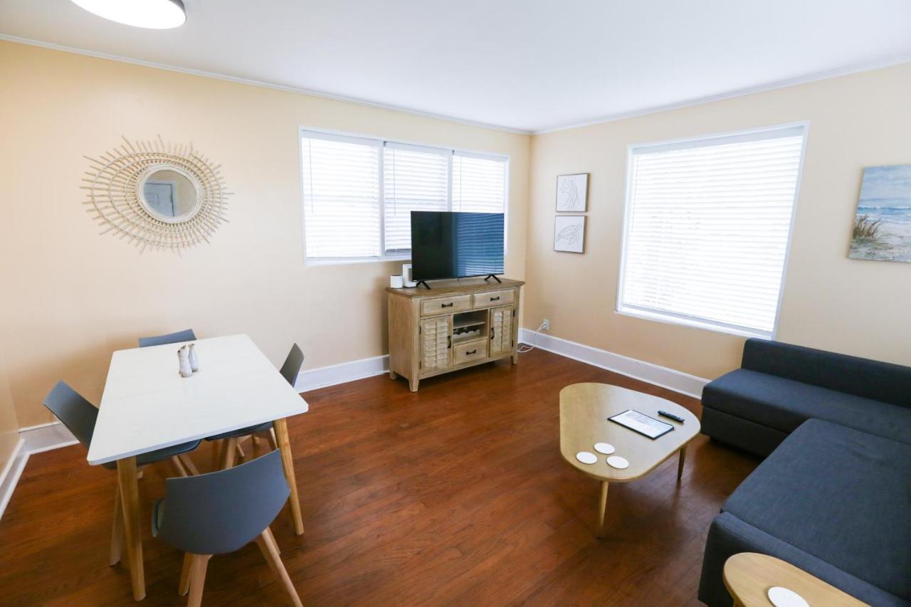 New Listing! Centrally Located Efficiency One Mile To The Beach! Jacksonville Beach Buitenkant foto