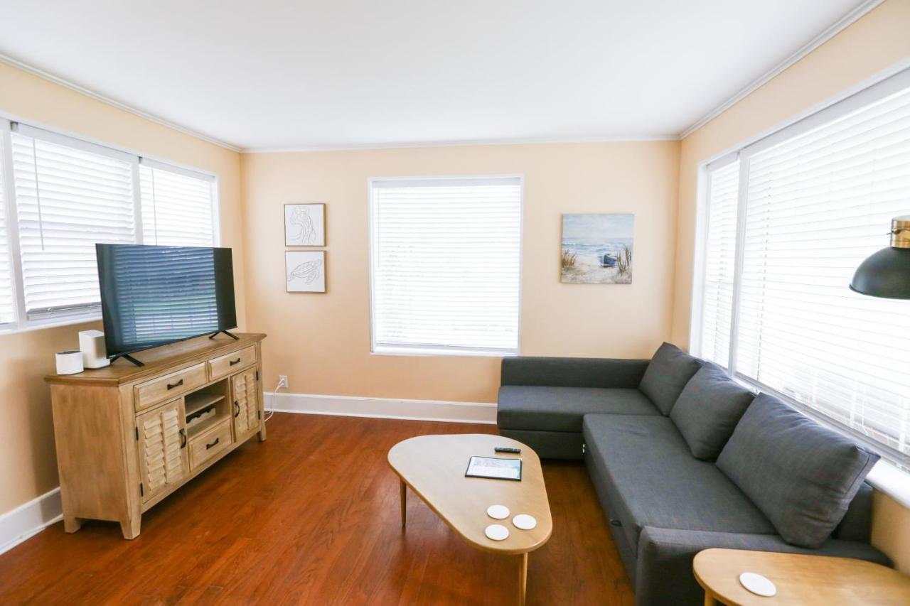New Listing! Centrally Located Efficiency One Mile To The Beach! Jacksonville Beach Buitenkant foto