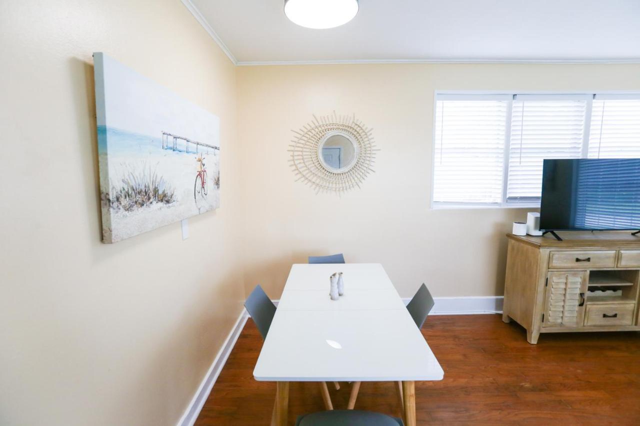 New Listing! Centrally Located Efficiency One Mile To The Beach! Jacksonville Beach Buitenkant foto